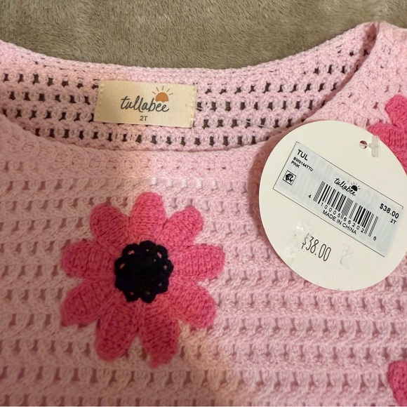 Tullabee 2t crocheted sweater light pink with dark pink flowers NWT - Picture 3 of 4